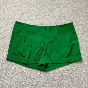 Express • NWT green shorts w/pockets size 10